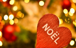 Herz auf dem Noel steht
